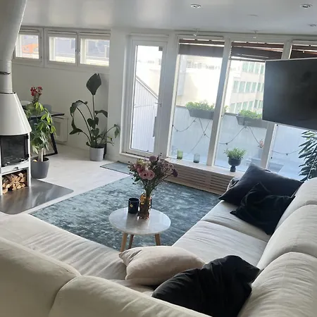 Appartamento Moderni Ullakkohuoneisto Vuokralle