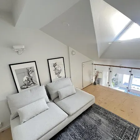 Appartamento Moderni Ullakkohuoneisto Vuokralle *