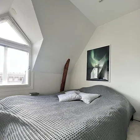Moderni Ullakkohuoneisto Vuokralle Apartamento *